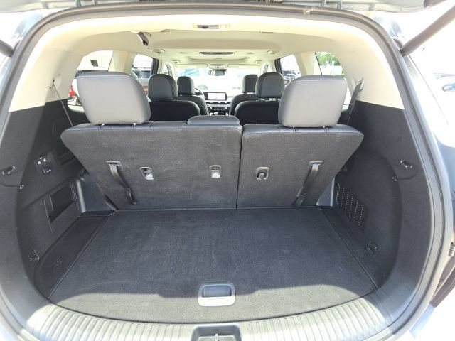 Used 2025 Kia Telluride EX w/ EX Captain's Chair Package FWD image 13