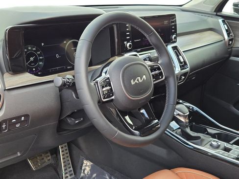 Certified 2022 Kia Sorento SX Prestige w/ Rust Color Package AWD/4WD image 16