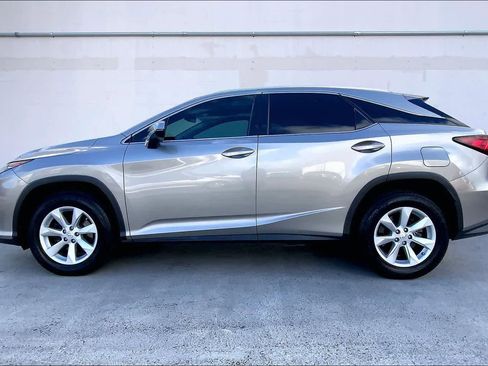 Used 2017 Lexus RX 350 FWD image 3
