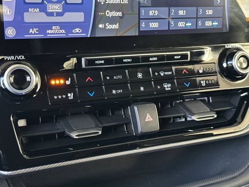 Used 2021 Toyota Highlander Platinum image 18