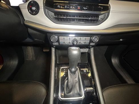 Used 2025 Jeep Compass Limited AWD/4WD image 12