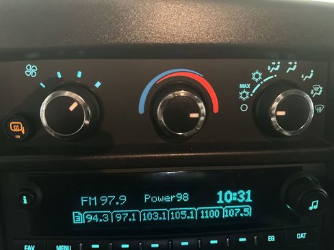 Used 2024 GMC Savana 2500 w/ Driver Convenience Package image 15