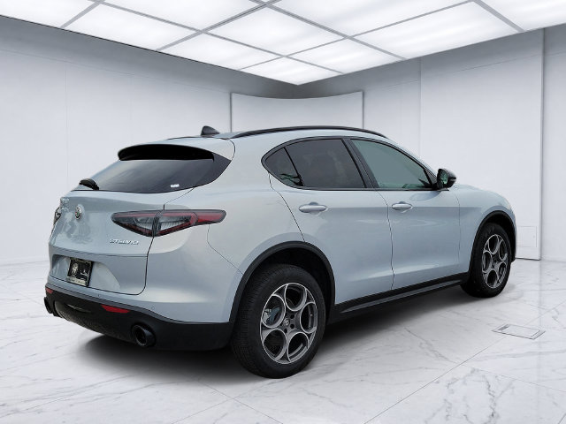 New 2025 Alfa Romeo Stelvio Sprint w/ Convenience Package AWD/4WD image 4