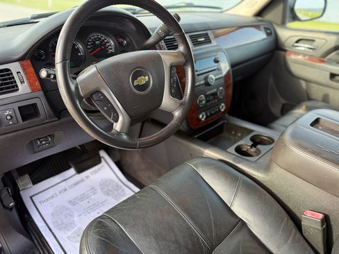 Used 2011 Chevrolet Suburban LT w/ Texas Edition RWD image 10
