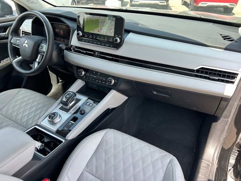 Used 2023 Mitsubishi Outlander SEL image 28