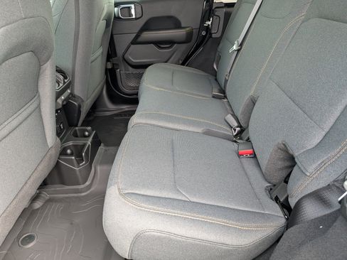 New 2025 Jeep Wrangler Unlimited Sahara AWD/4WD image 8