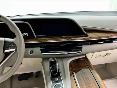Used 2024 Cadillac Escalade Sport Platinum w/ LPO, ONYX Package AWD/4WD image 24