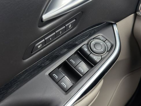 Used 2023 Cadillac XT4 Premium Luxury image 11