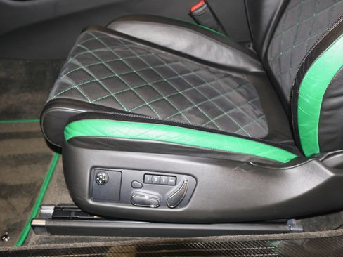 Used 2015 Bentley Continental GT3-R image 21