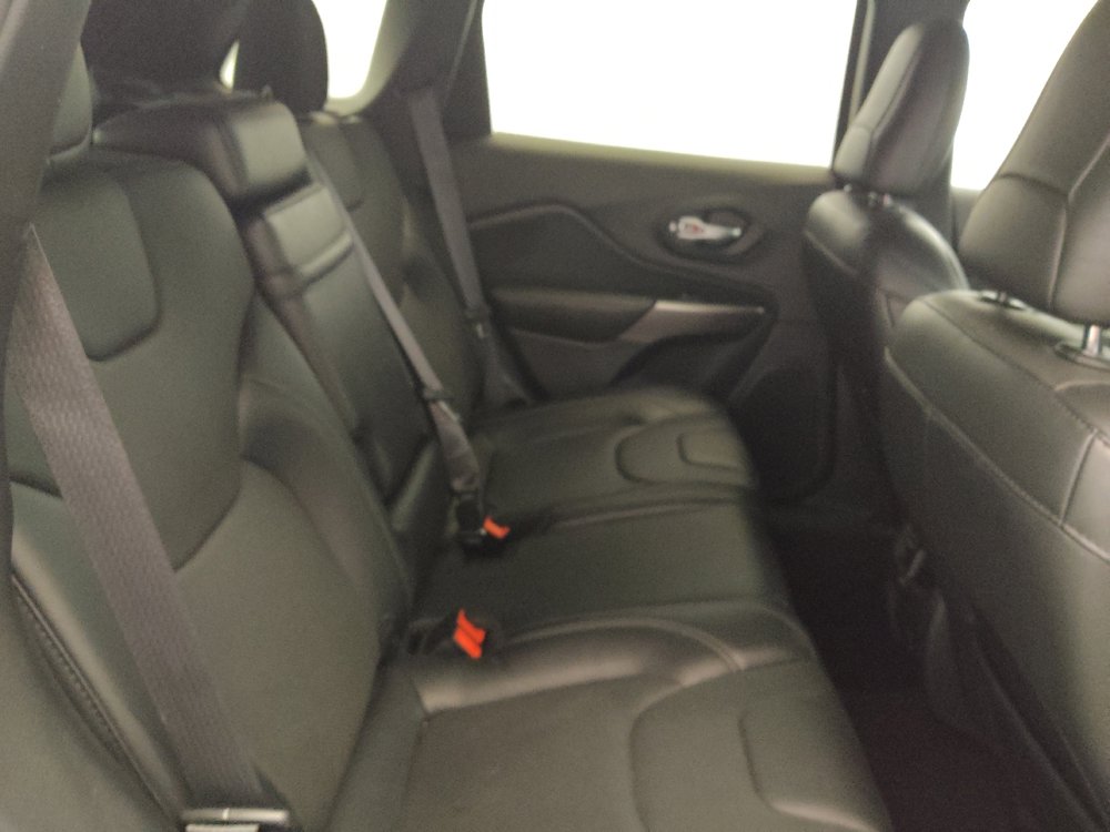 Used 2019 Jeep Cherokee Limited AWD/4WD image 19