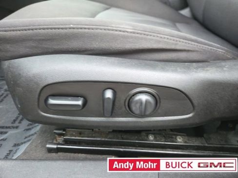 Used 2018 Chevrolet Malibu LT image 27