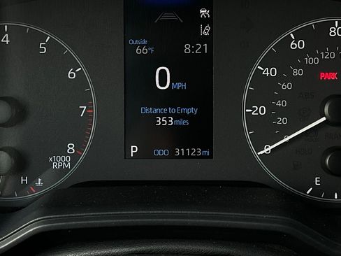 Used 2025 Toyota Corolla LE image 34