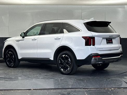 Used 2024 Kia Sorento S AWD/4WD image 5
