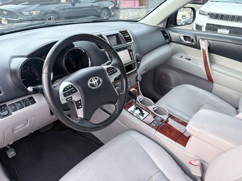 Used 2013 Toyota Highlander Limited AWD/4WD image 5