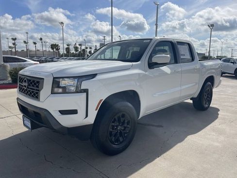 Certified 2024 Nissan Frontier SV image 8