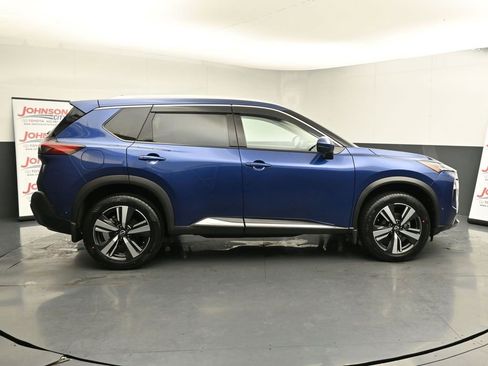 Used 2023 Nissan Rogue SL w/ SL Premium Package image 9