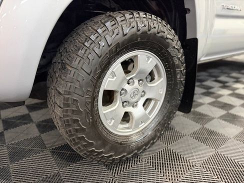 Used 2010 Toyota Tacoma 4x4 Access Cab V6 image 8