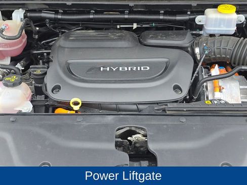 Certified 2022 Chrysler Pacifica Limited FWD image 12