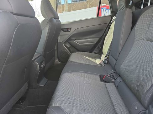 Used 2024 Subaru Crosstrek 2.0i Premium image 13