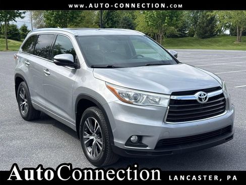 Used 2016 Toyota Highlander XLE AWD/4WD image 1