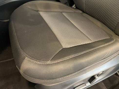 Used 2024 Ford Explorer XLT AWD/4WD image 15