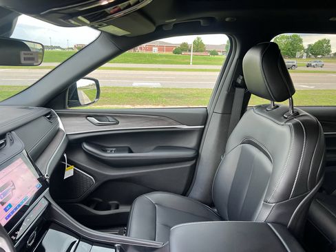 New 2026 Jeep Grand Cherokee Limited w/ Limited Altitude Package RWD image 22