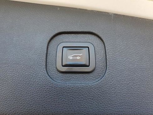 Used 2017 Chevrolet Equinox LT w/ Convenience Package FWD image 24