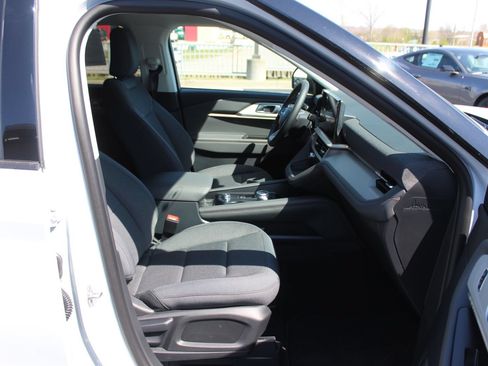 New 2026 Ford Explorer Active AWD/4WD image 12