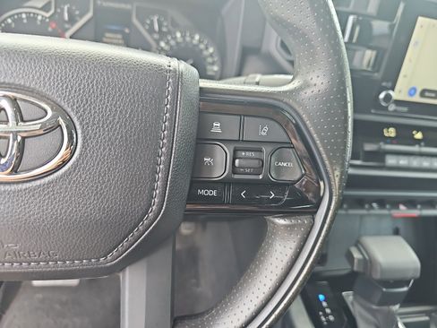 Used 2023 Toyota Tundra SR5 w/ SR5 Convenience Package AWD/4WD image 18