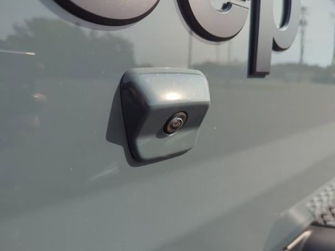 New 2025 Jeep Gladiator Sport image 13