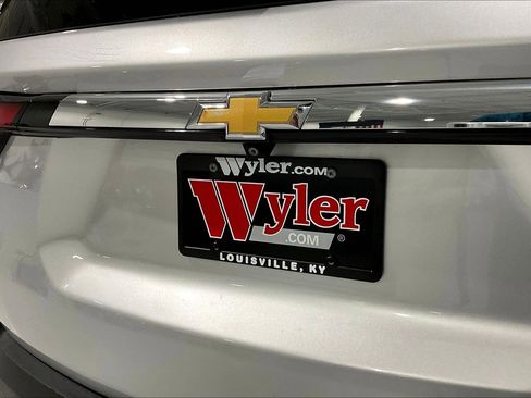 Used 2022 Chevrolet Traverse LS FWD image 24