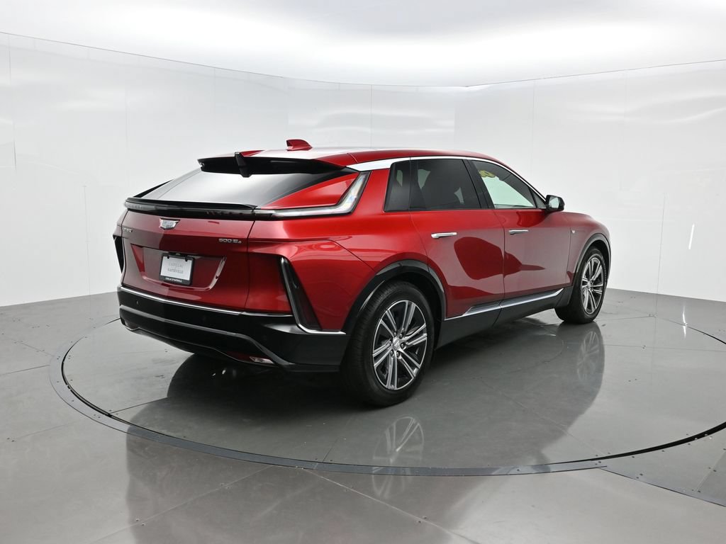 Used 2024 Cadillac Lyriq Luxury w/ LPO, Floor Liner Package AWD/4WD image 6