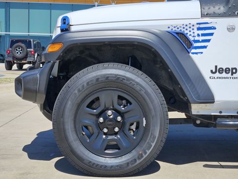 Used 2020 Jeep Gladiator Sport AWD/4WD image 11