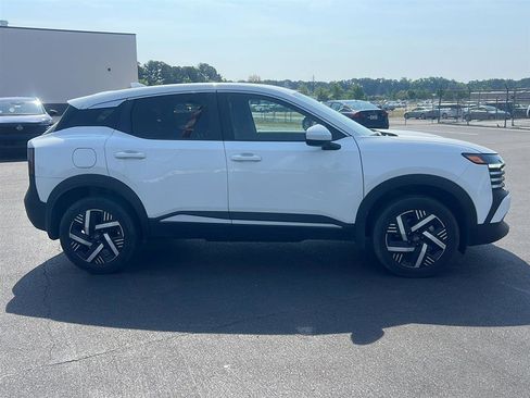 Certified 2025 Nissan Kicks SV FWD image 3