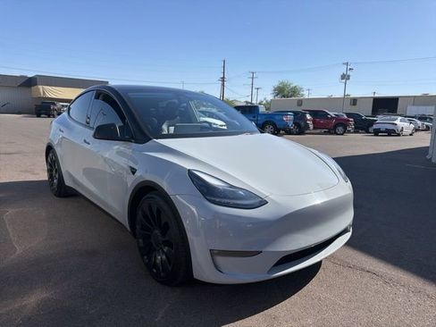 Used 2022 Tesla Model Y Performance image 2