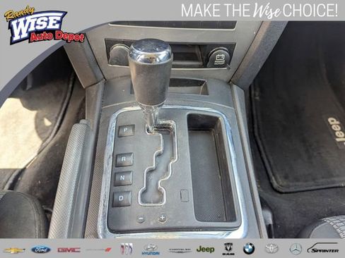 Used 2008 Jeep Grand Cherokee Laredo AWD/4WD image 15