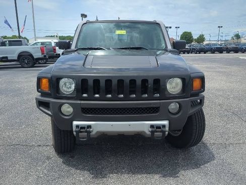 Used 2009 HUMMER H3 w/ Chrome Appearance Package AWD/4WD image 4