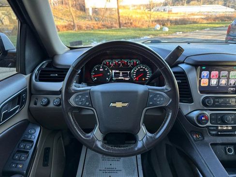 Used 2016 Chevrolet Suburban LT image 12