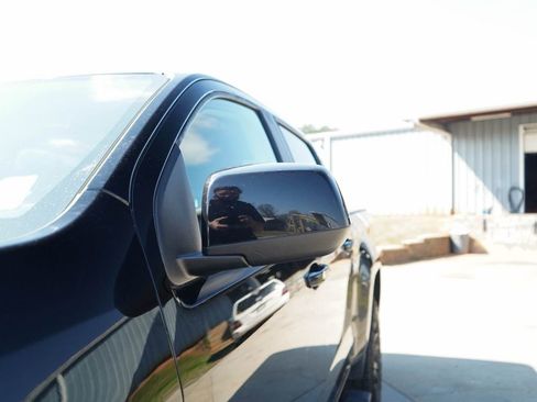 Used 2019 Chevrolet Colorado Z71 w/ Z71 Midnight Edition image 17