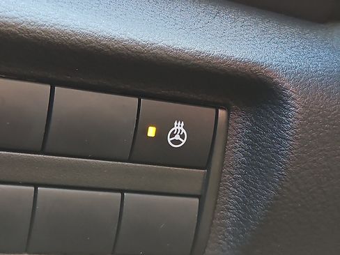 Certified 2024 Nissan Kicks SR w/ SR Premium Package image 26