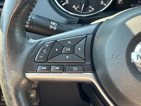 Used 2018 Nissan Rogue SV w/ Premium Package AWD/4WD image 24