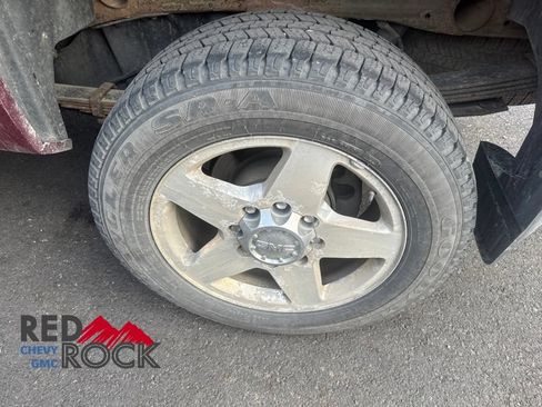 Used 2014 GMC Sierra 2500 Denali w/ Suspension Package, Off-Road AWD/4WD image 4
