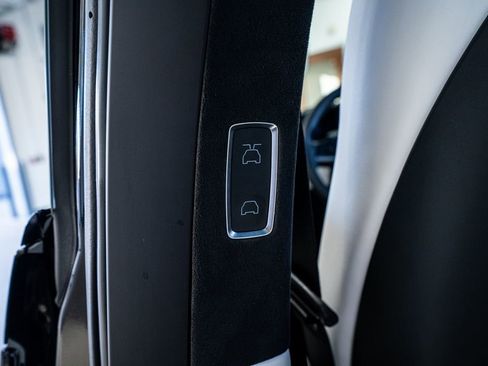 Used 2022 Tesla Model X Plaid image 53