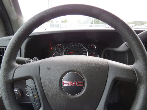 Used 2025 GMC Savana 3500 w/ Driver Convenience Package image 14