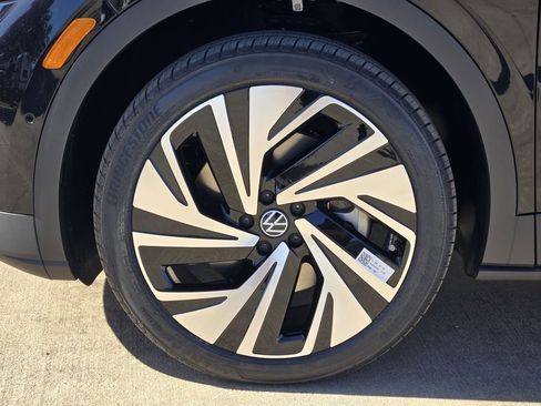 New 2025 Volkswagen ID.4 Pro S Plus AWD/4WD image 9