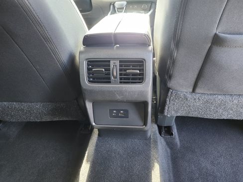 Used 2023 Nissan Rogue SV AWD/4WD image 20