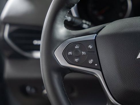 Used 2023 Chevrolet Traverse RS image 33