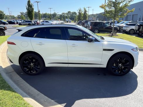 Used 2026 Jaguar F-PACE R-Dynamic S AWD/4WD image 8