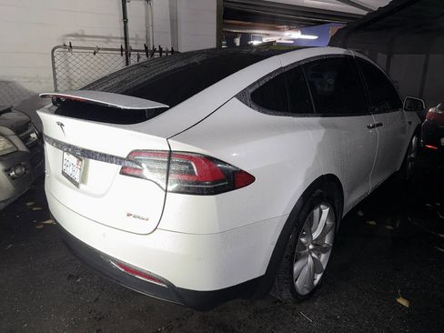 Used 2016 Tesla Model X P90D image 2