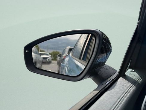 New 2026 Volkswagen Tiguan SE R-Line FWD image 9